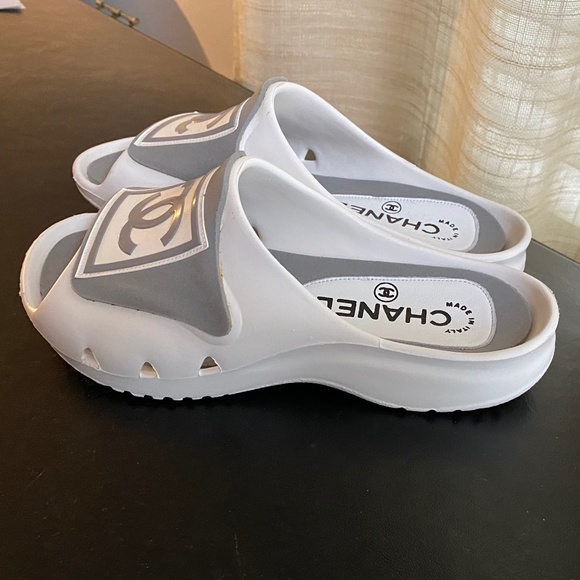 Chanel white grey rubber sandals mules size 35-5 slides slip on flats flip flops - Picture 7 of 8